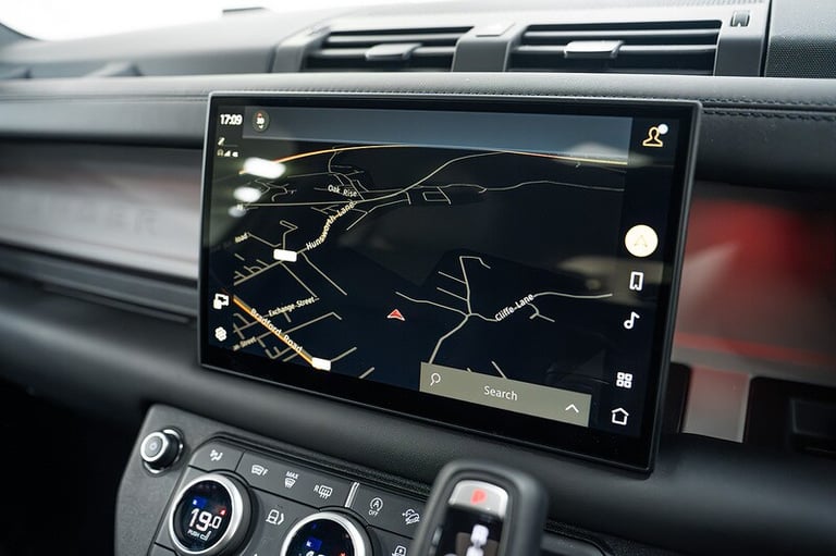 2024 Land Rover Defender 3.0 D250 X-Dynamic HSE 90 3dr Auto ESTATE DIESEL Automatic