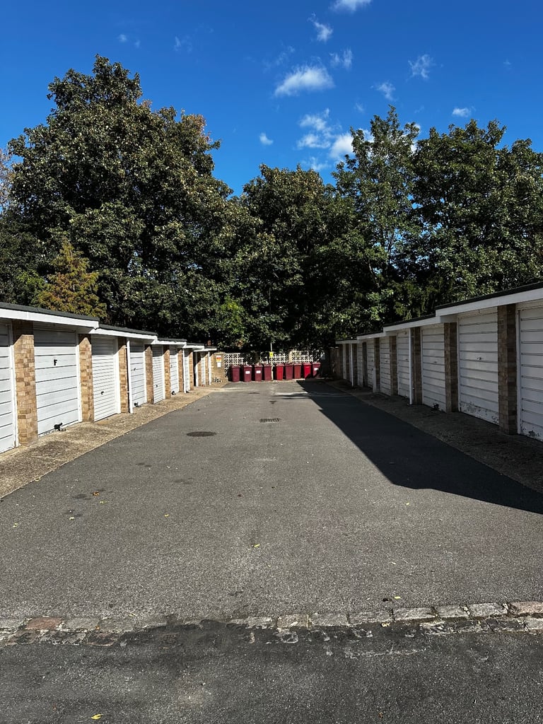 Central Reading Garage available to rent.