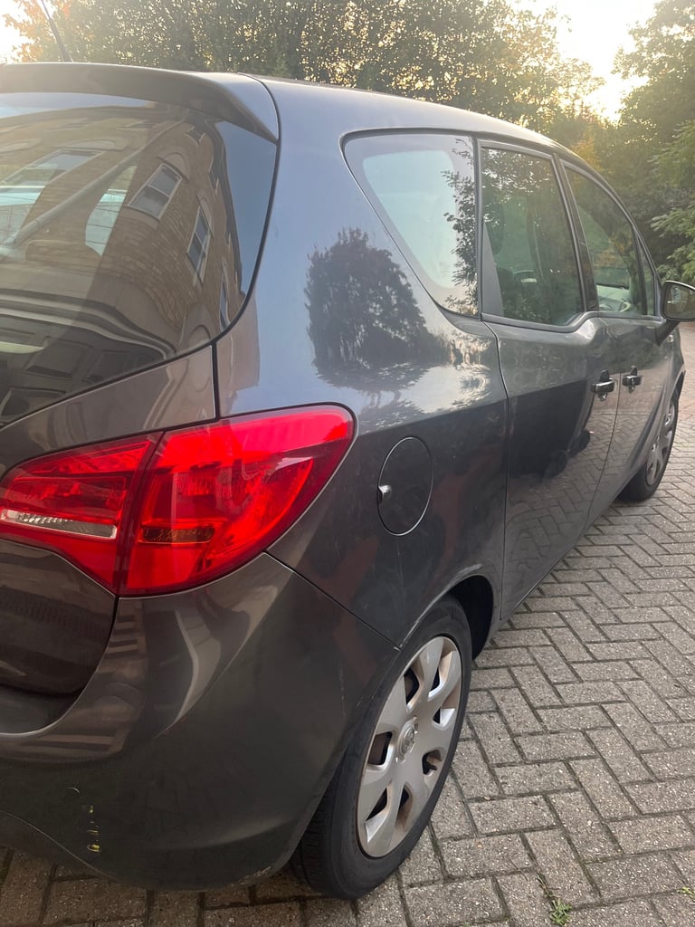 Vauxhall Meriva Grey 5 door 
