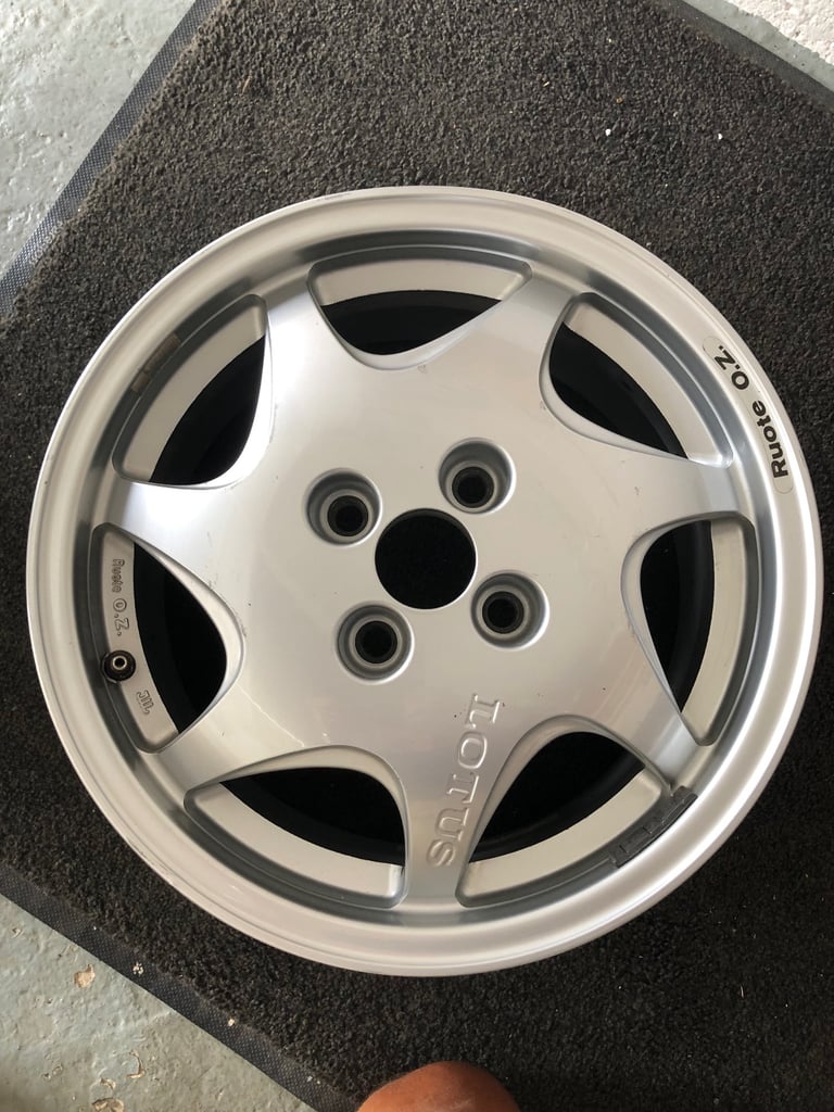 Lotus M100 Alloy Wheel