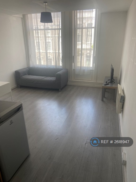 1 bedroom flat in Hardman Street, Liverpool, L1 (1 bed) (#2618947)