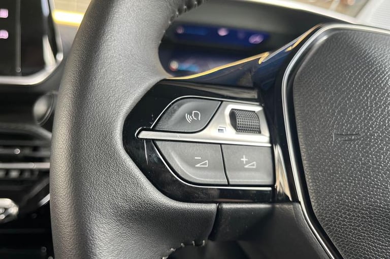 2023 Peugeot 208 1.2 PureTech 100 Allure Premium + 5dr HATCHBACK PETROL Manual