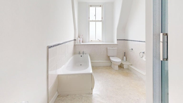 5 bedroom flat in Broad Street, Fraserburgh, Aberdeenshire, AB43 9AU