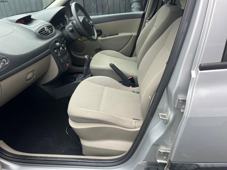 Renault Clio 1.4 16v Expression 5dr Petrol Manual