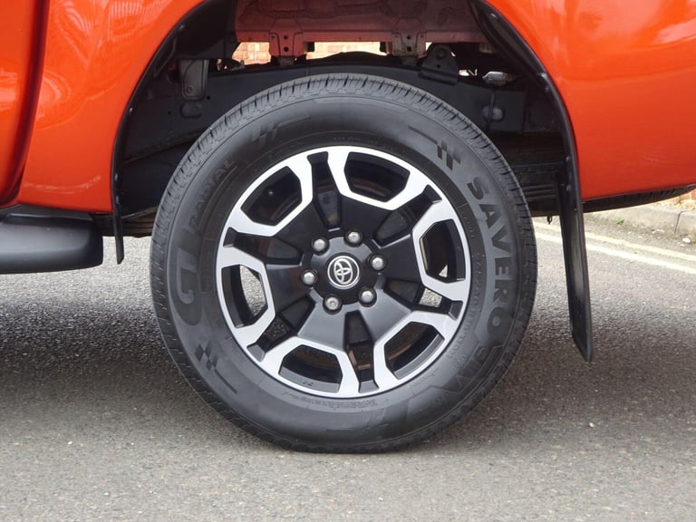 2021 Toyota Hilux 2.8 D-4D Invincible Auto 4WD Euro 6 (s/s) 4dr PICK UP Diesel Automatic