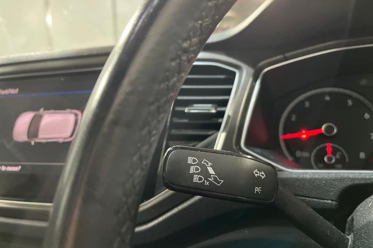 2019 Volkswagen T-Roc 1.0 TSI Design 5dr- Parking Sensors Manual Hatchback Petrol Manual