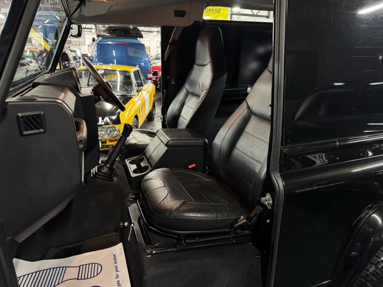 2013 63 LAND ROVER DEFENDER 90 LXV 65TH ANNIVERSARY 2.2 TDCI HARD TOP SUV 3DR DI