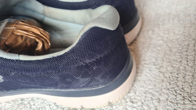 Skechers uk4 uber lightweight memory foam navy trainers, almost teo tone design 