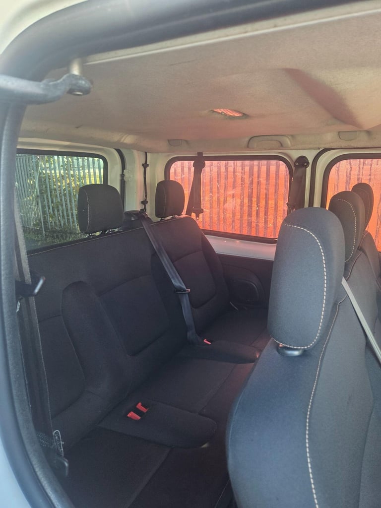 2017 Renault Trafic 1.6 dCi ENERGY 29 Business LWB Euro 6 (s/s) 5dr (9 Seat) MPV Diesel Manual