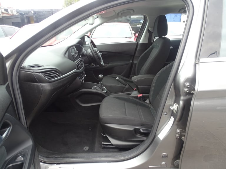 FIAT TIPO 1.6 Tipo Station Wagon 1.6 Multijet 120hp Lounge Grey Manual Diesel 20