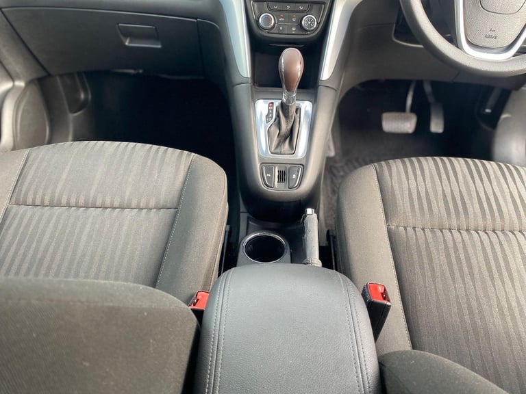 2014 Vauxhall Zafira Tourer 2.0 CDTi Exclusiv Auto Euro 5 5dr MPV Diesel Automatic