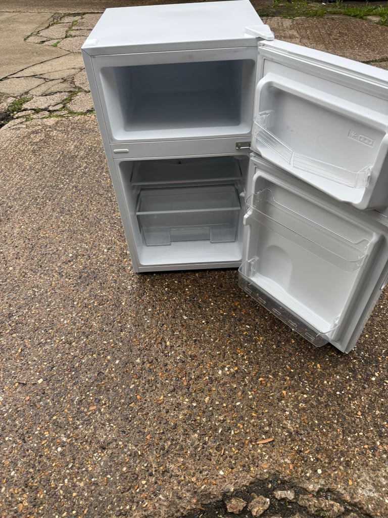 Willow Undercounter Fridge Freezer 850cm