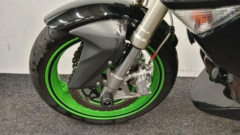 KAWASAKI Z1000 ** TWIN BEOWOLF EXHAUSTS - TAIL TIDY - 12 MONTH MOT **