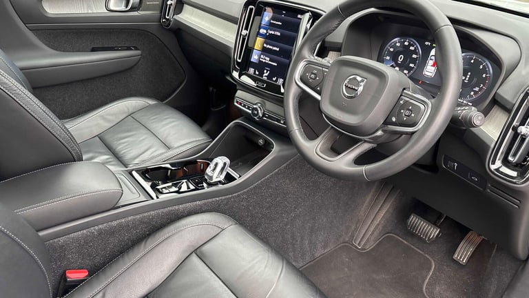  Volvo XC40 2.0 B4P Inscription 5dr AWD Auto Estate Petrol Automatic