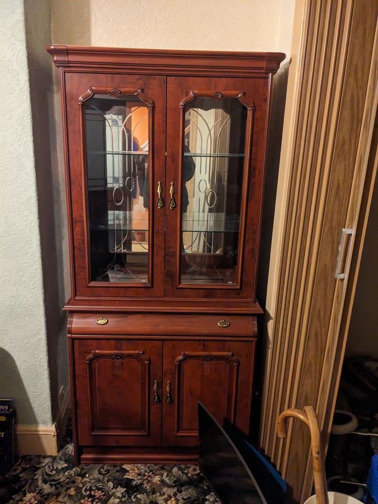 image for Antique Style Cabinet 