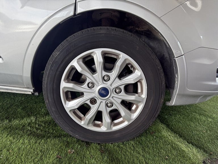 2020 Ford Tourneo Custom 2.0 320 EcoBlue Titanium Minibus Double Cab 5dr Diesel Auto L2 Euro 6 (s...