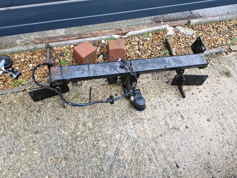 Ford galaxy towbar 2015 onwards . complete