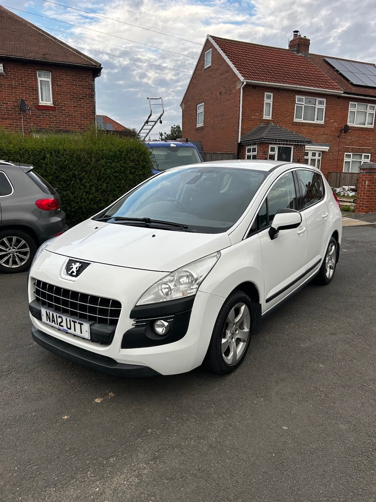 Peugeot, 3008, Hatchback, 2012, Manual, 1560 (cc), 5 doors