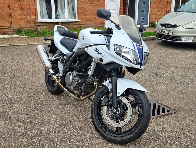 Suzuki, SV, 2011, 645 (cc)