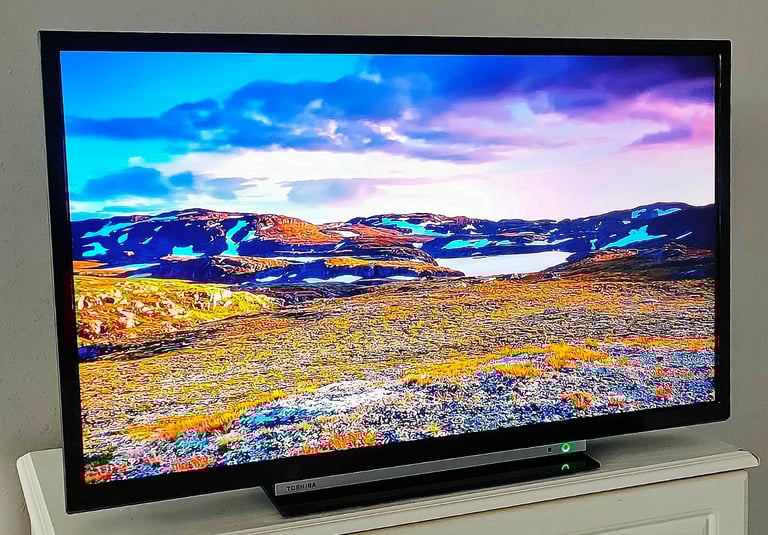 image for 32" TOSHIBA SMART FULL HD SLIM WIFI LED APPS TV RC & STAND TOP CONDITION -FREE DELIVERY