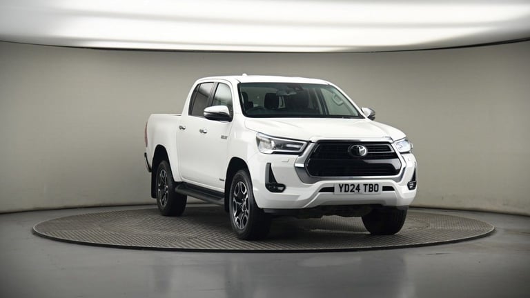 2024 Toyota Hilux 2.8 D-4D Invincible Pickup Double Cab 4dr Diesel Auto 4WD Euro 6 (s/s) (204 Pic...