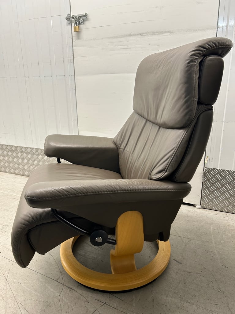 Ekornes Stressless Dream Recliner Olive Leather Chairs & Stools - Medium Size