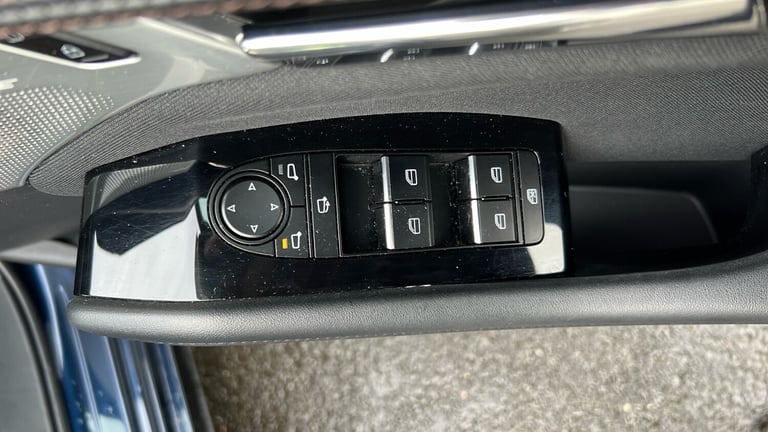 2023 Mazda Mazda3 2.0 e-Skyactiv X MHEV [186] Exclusive-Line 4dr Petrol Saloon Saloon Petrol Manual