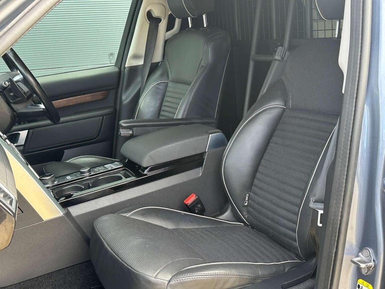 LAND ROVER DISCOVERY 3.0 SD V6 HSE Auto 4WD Euro 6 (s/s) 5dr 2020