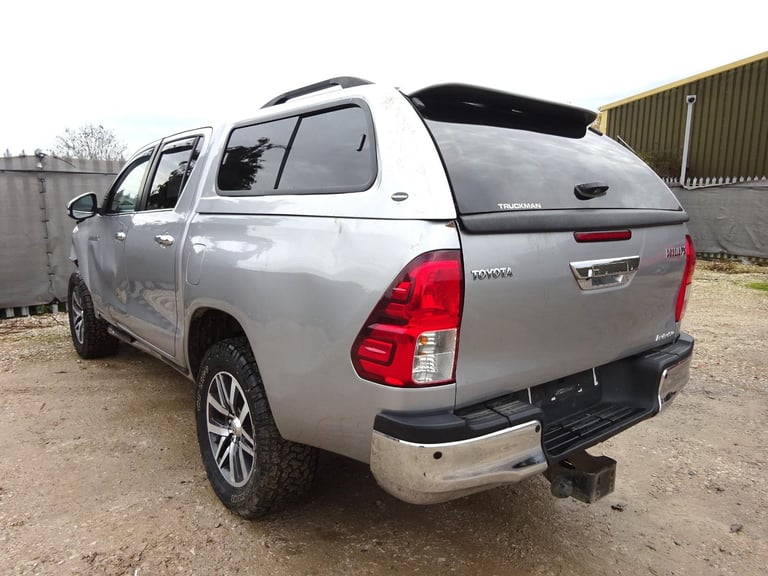 2016 66 REG TOYOTA HILUX INVINCIBLE D-4D 4WD DIESEL AUTO DAMAGED SALVAGE