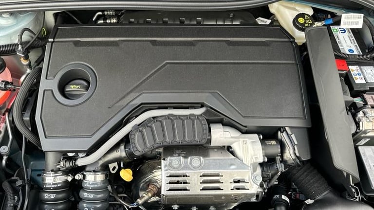 2025 Fiat 600 1.2 MHEV SUV 5dr Petrol Hybrid e-DCT Euro 6 (s/s) (100 ps) Automatic Hatchback Hybr...