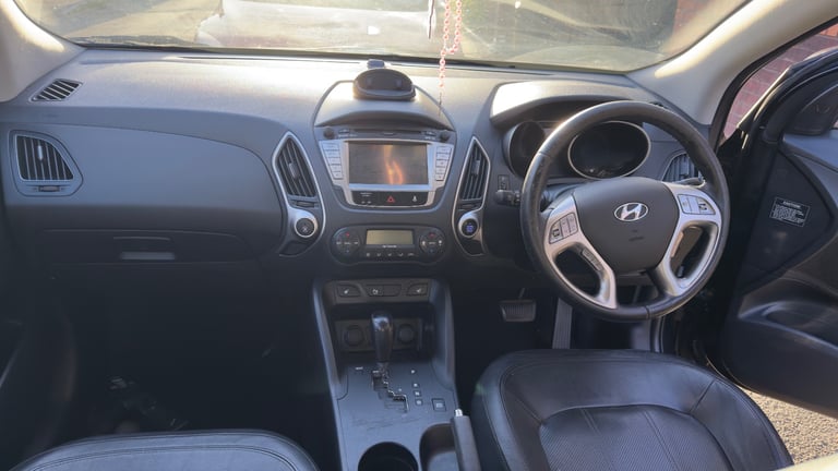 Urgent sale Hyundai ix35  Premium automatic 