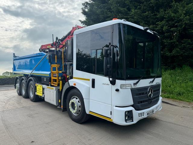 image for 2021 21 Mercedes ECONIC 3235 8x4 steel tipper Epsilon remote crane and grab 