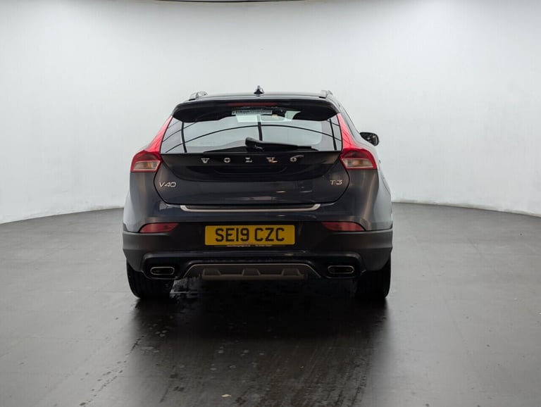 2019 Volvo V40 Cross Country 1.5 T3 Edition Hatchback 5dr Petrol Auto Euro 6 (s/s) (152 ps) 18'' ...