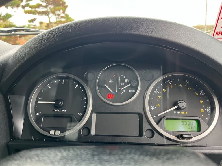 2012 Land Rover Defender 122bhp 2.2 TDCi Hard Top SUV Diesel Manual 4WD Euro 5 ONLY33K PANEL VAN ...