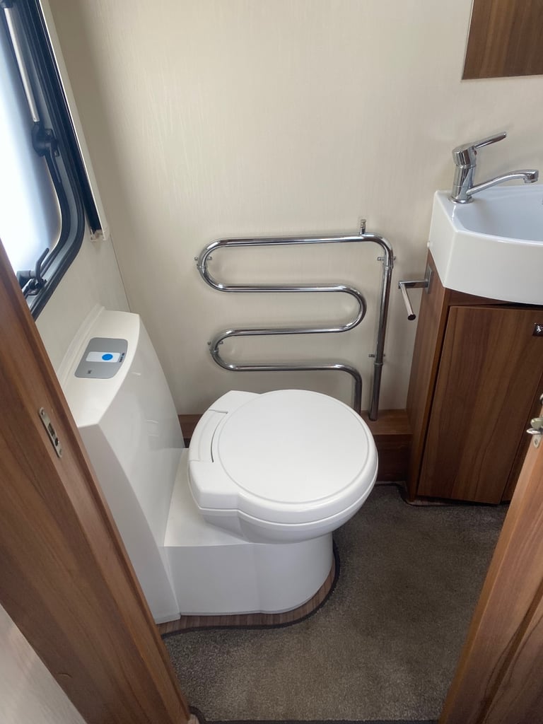 Lunar quasar 462  2 berth 2013  end wash R 