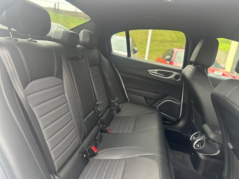 2022 Alfa Romeo Giulia 2.0 TB Sprint 4dr Auto SALOON Petrol Automatic