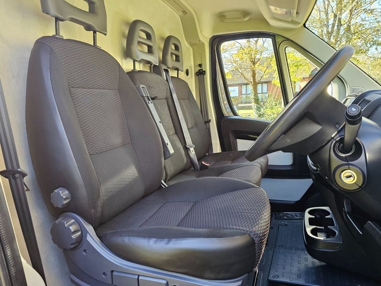 2019 Peugeot Boxer 2.0 BlueHDi 335 Professional Panel Van 5dr Diesel Manual L2 H2 Euro 6 (130  PA...