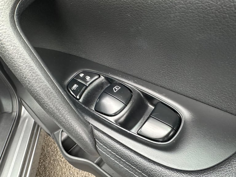 2017 Nissan Qashqai 1.5 dCi Tekna 2WD Euro 6 (s/s) 5dr HATCHBACK Diesel Manual