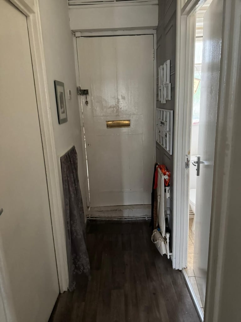 image for Anyone in Southwest London want  north london