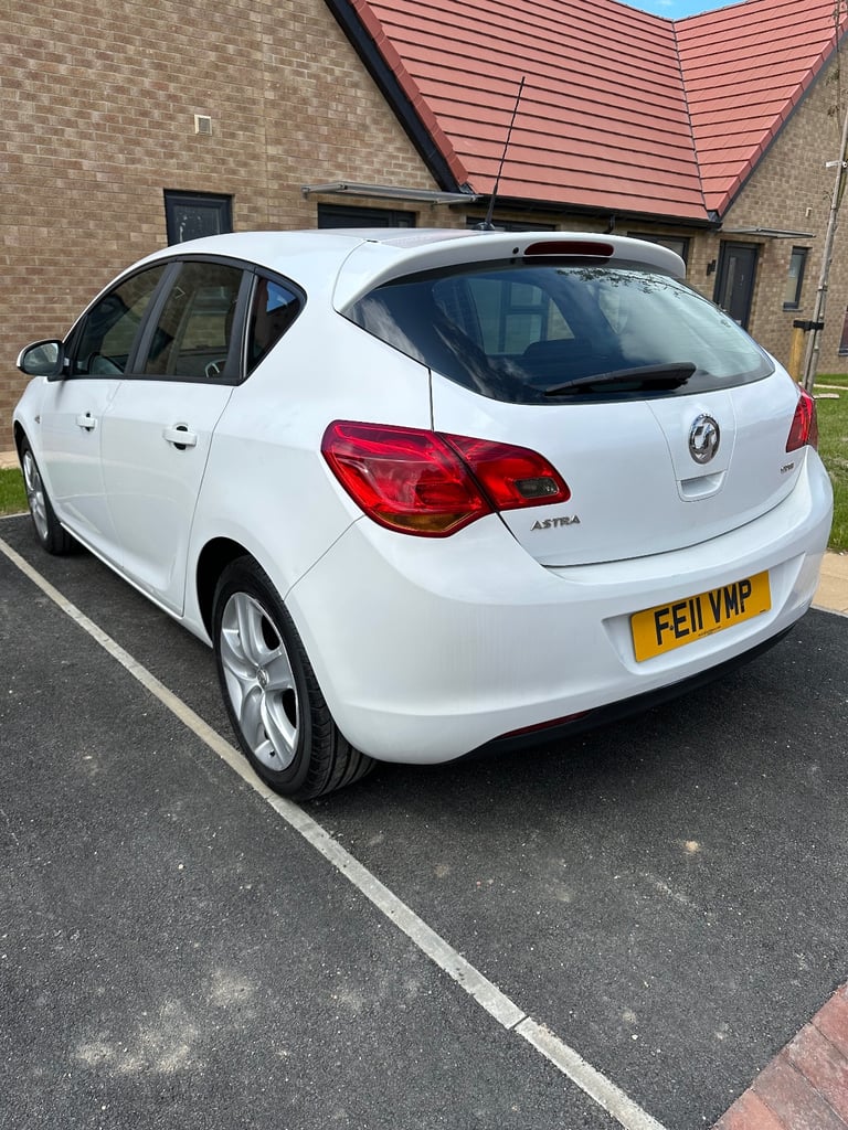 2011 Vauxhall Astra 1.7 Diesel 3 Months Mot Full Service Excellent Condition Car