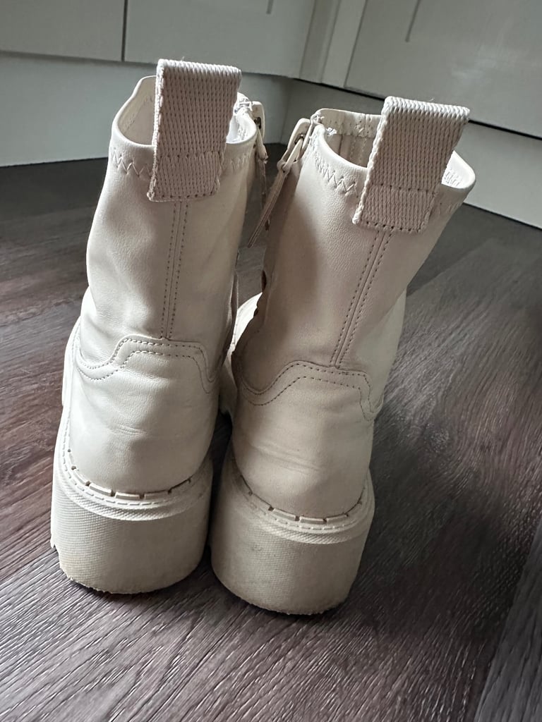 Zara girls cream ankle boots EU 33