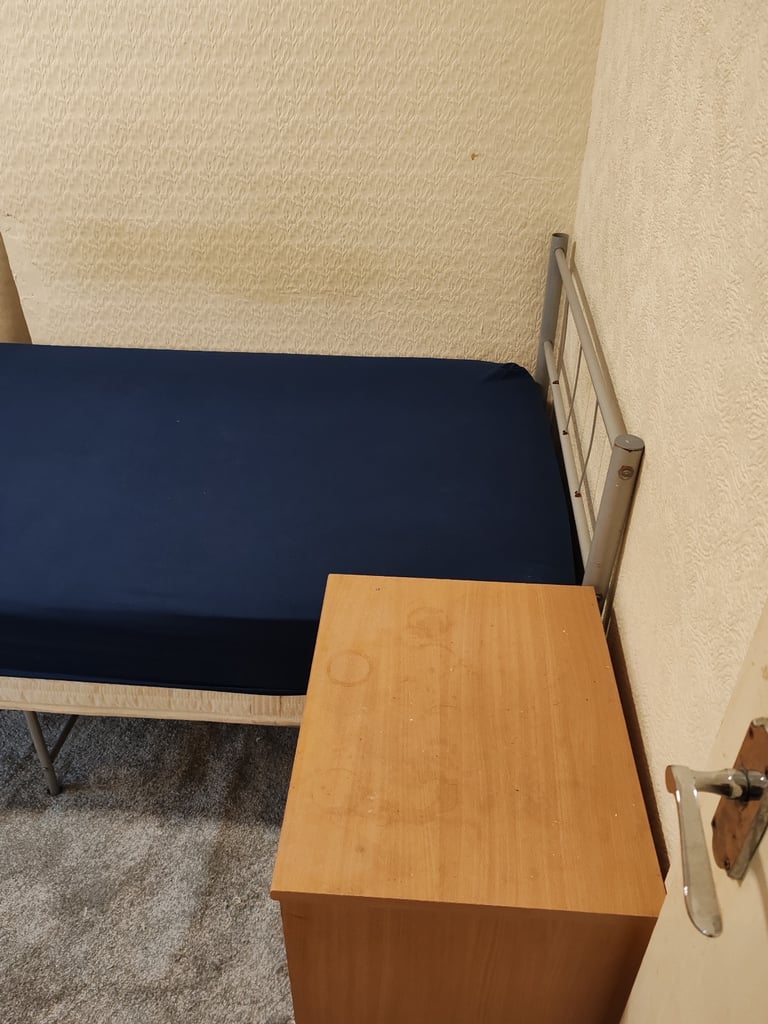 🏚️ ROOM IN LEYTON - FRIENDLY Shared house, close to Leyton Station, Shopping Etc