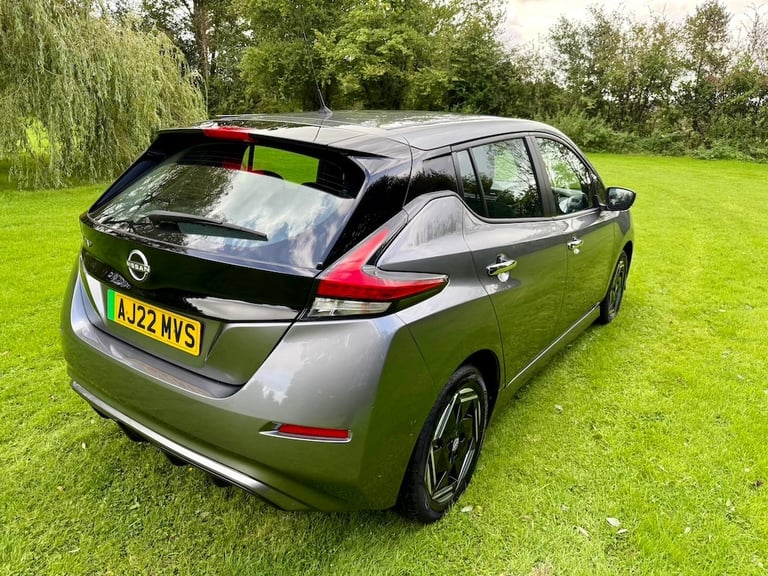 Nissan Leaf Acenta 110kW 39kWh 2022 in Grey VAT Q 5 Door Hatchback £126 / Month
