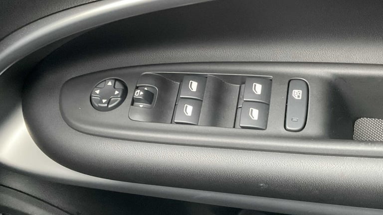  Jeep Avenger 1.2 e-Hybrid Summit 5dr DCT Hatchback Petrol Automatic