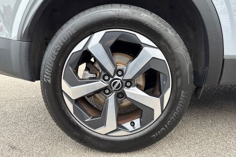 2022 Nissan Qashqai 1.3 DIG-T MHEV N-Connecta XTRON Euro 6 (s/s) 5dr SUV PETROL Automatic