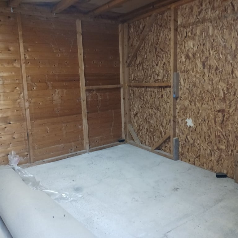 SELF STORAGE LOCKUP RURAL WISHAW SUTTON COLDFIELD HOUSE SMALL BUSINESS ETC PRIVATE 