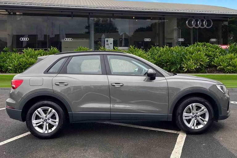 2022 Audi Q3 Technik 35 TFSI  150 PS S tronic SUV PETROL Automatic