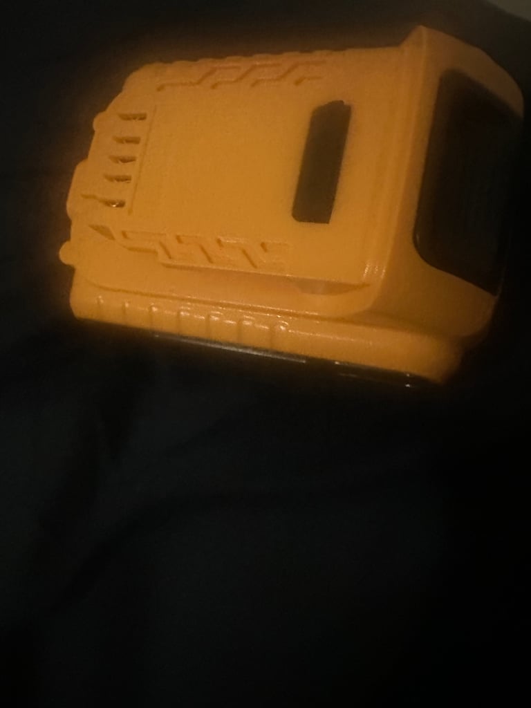 Dewalt impact gun and Dewalt battery 