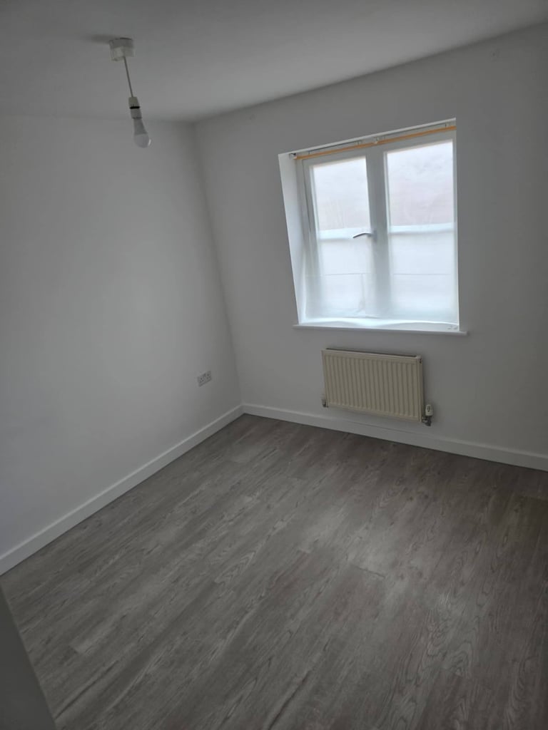 🌟 NEWLY-REFURBISHED 3/4 BED SEMI-DETACHED HOUSE – OXLEY PARK, MK4 🌟 Available Now – £1,695 pcm ***