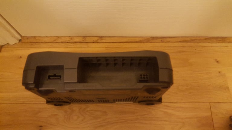 NINTENDO N64 CONSOLE WITH OFFICIAL CONTROLLER & LEADS